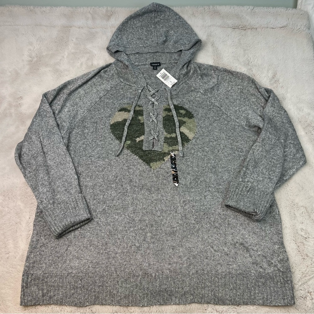 Torrid Sweater Raglan Hoodie Soft Knit Camo Heart Gray Plus Size 4 Front Tie NEW - Picture 2 of 10